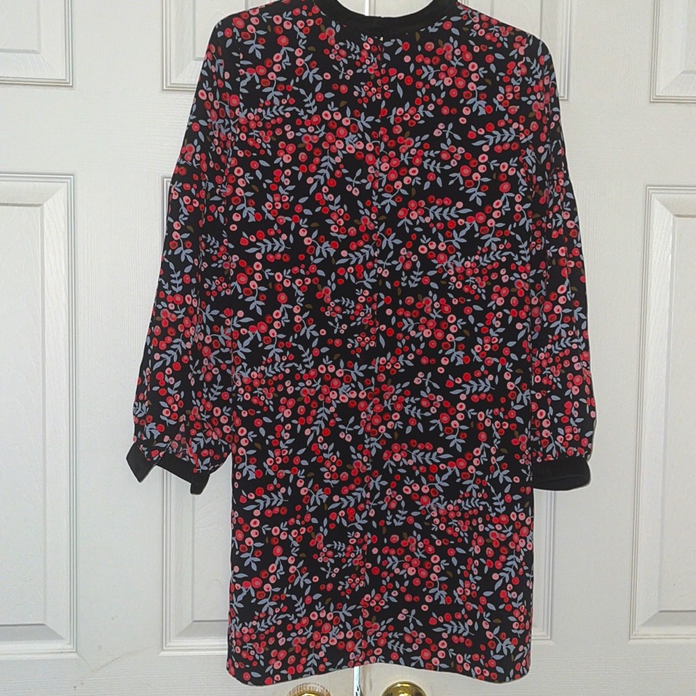Loft Shift Mini Dress. - Picture 5 of 5